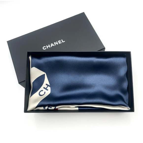 CHANEL Foulard - Red Cream Blue Gift 🎁 Ribbon 🎀 Tie Design - Picture 11 of 12